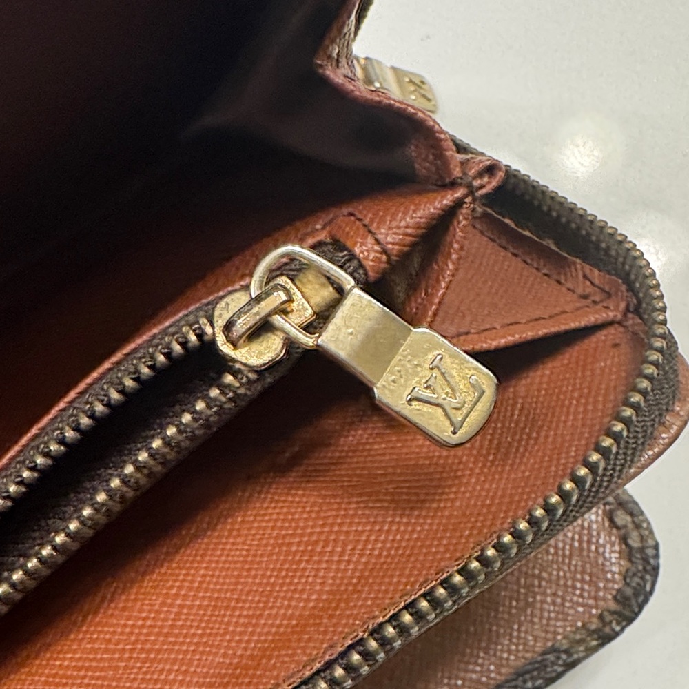 Louis Vuitton Monogram Brown Zip Around Wallet with Tan Snap - Picture 8 of 16